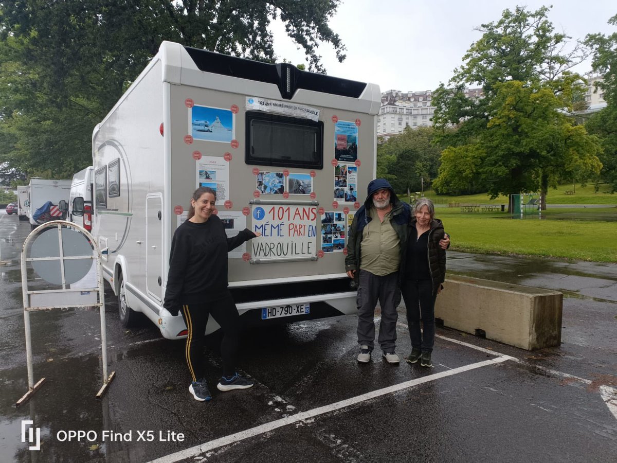 Ville_Pau's tweet photo. 🚐 « Mémé part en vadrouille » fait étape à Pau : une aventure humaine bouleversante autour du lien entre générations et de la place de nos aînés ➡️ https://t.co/JGBb5NfGRj https://t.co/dDs045JD00