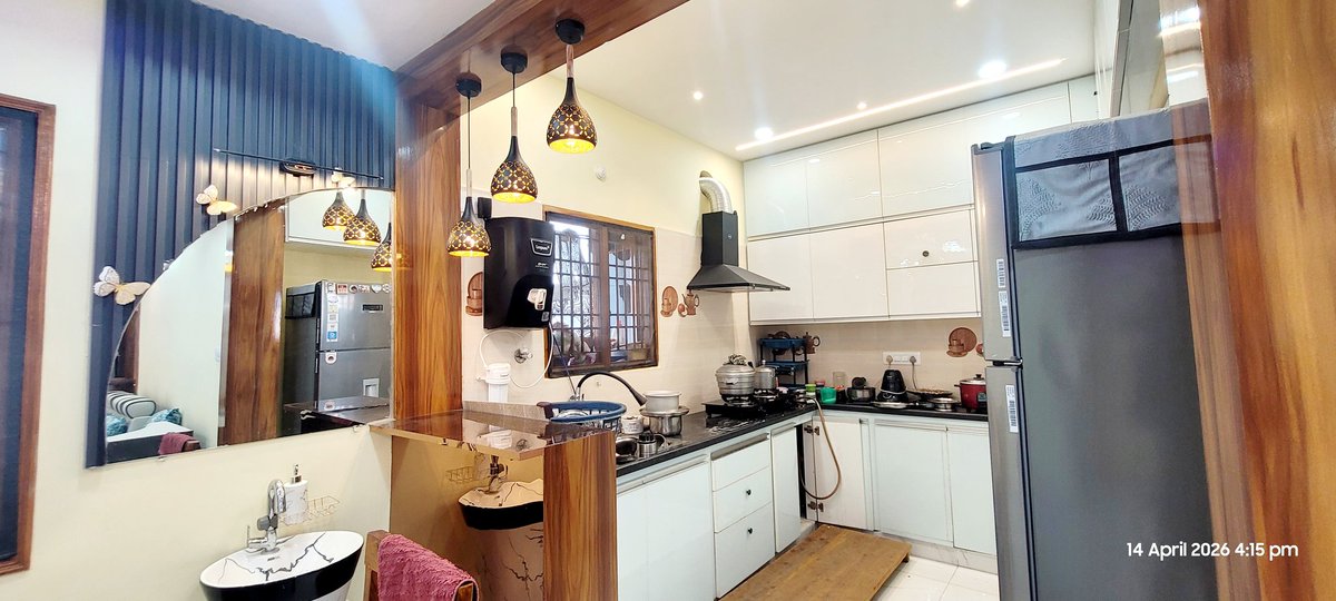 tptproperties's tweet photo. 1650 SFT EAST FACING #FULLYFURNISHED #3BHK #RESALEFLATFORSALE NEAR HOTEL BLISS, #TIRUPATI

SIZE :  1650 Sft

BEDROOMS : 3 Bhk

FLOORS : 5 Floors

FACING : East

ROADS : 40’ft

VIDEO : https://t.co/JFbrhLEddG 

M : +91 - 8688771767

Visit : https://t.co/seqjfpJMel https://t.co/nyGoJqWSXo