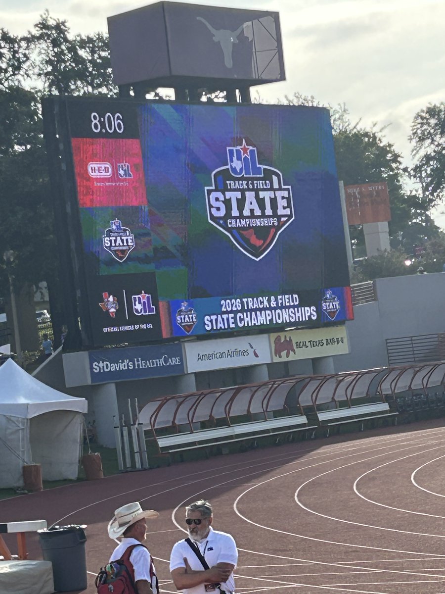 falls_cy's tweet photo. Brooklyn Sapp getting ready to throw the Shot at the State meet! https://t.co/IuPIcWi4DP
