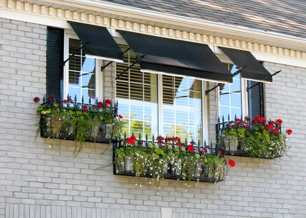 AbrisTemps's tweet photo. Ajoutez du caractère à votre maison tout en protégeant vos entrées et fenêtres. Nos auvents décoratifs allient fonctionnalité et esthétisme. ☀️

✓ Protection contre les intempéries
✓ Réduction de la chaleur intérieure
✓ Styles variés et plusieurs choix de finitions https://t.co/LChQoxre72