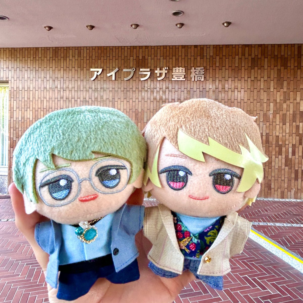 しろ tweet media