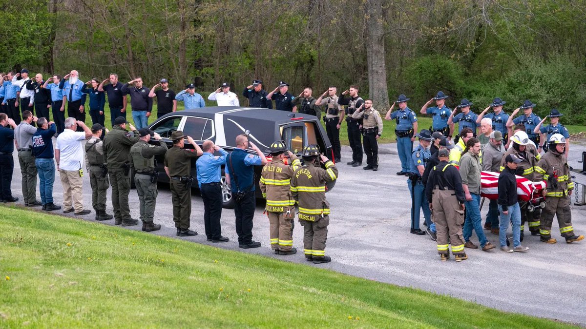 FirefighterCloseCall tweet media