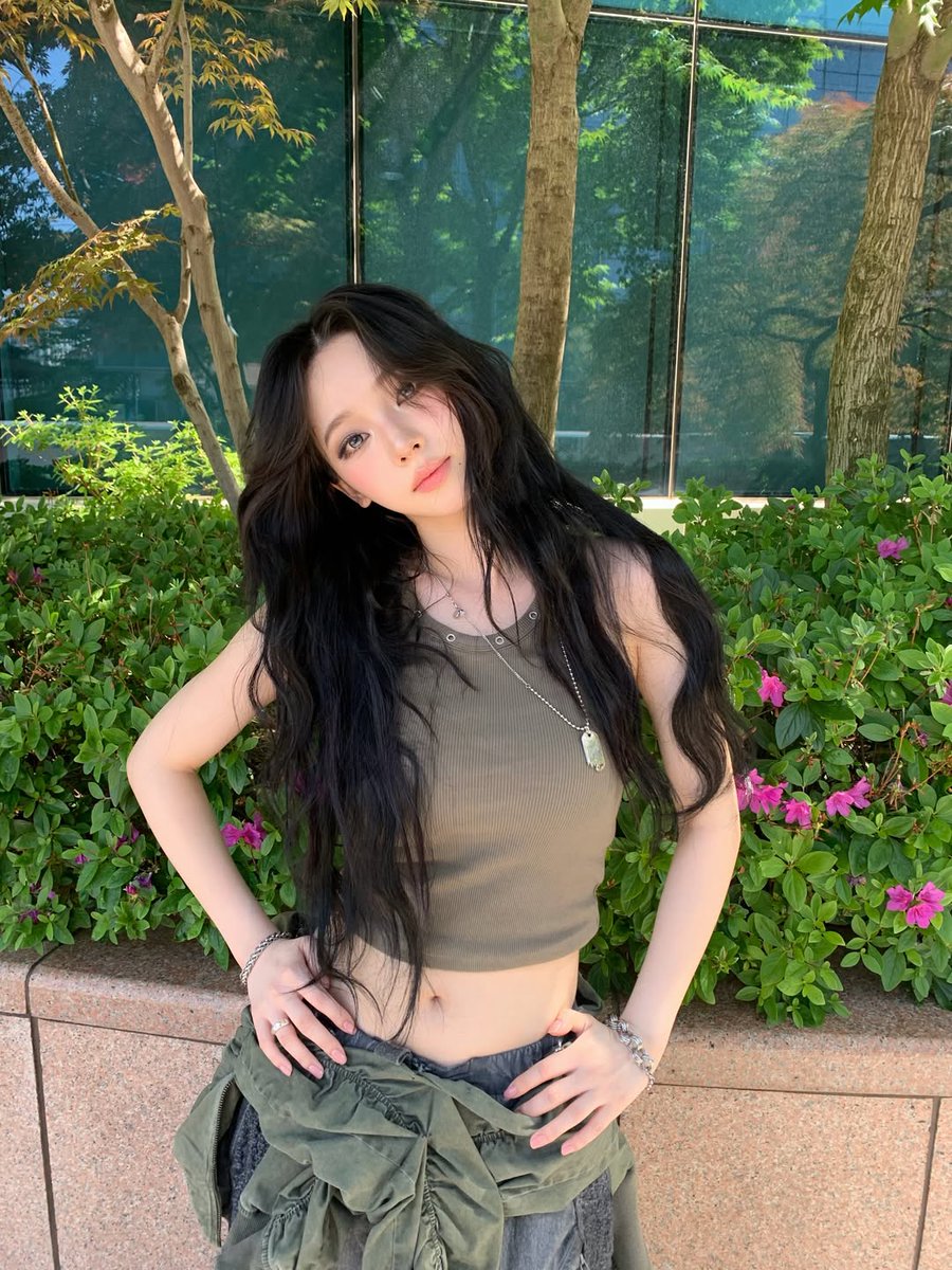 순간의 카리나 tweet media