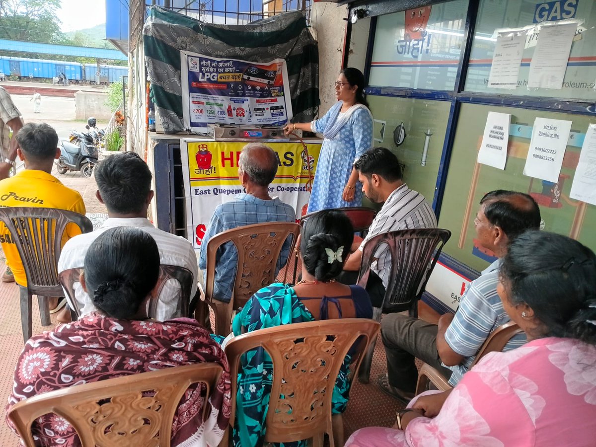 GoaLpg_hpcl's tweet photo. #HPGas encourages customers to adopt High Thermal Efficiency (74%)Stoves through“नीली लौ अपनाए, सुरक्षित घर बनाए"at #EastQuepem,
#BetterLPGsavings
#ImprovedSafety #FasterCooking
Upgrade today
#नीलीलौअपनाएसुरक्षितघरबनाए #SaveEnergy
@HPGAS_HQO @HPCL @PetroleumMin https://t.co/8fglr9sTBC