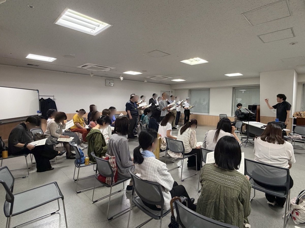 SWSchoirs's tweet photo. 今日は堺筋本町で練習でした

去年、ジョイントコンサートでご一緒させていただいた
関西大学混声合唱団ひびきさんが情宣に来てくださいました！

関西学生混声合唱連盟
第57回定期演奏会
5月24日に西宮市民会館で
石若先生も客演で指揮されます
お近くの方是非

そして続く↓ https://t.co/TbB6q74KCZ