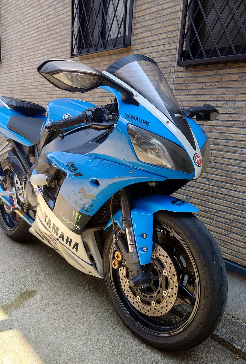 over39ssb's tweet photo. 【緩募】
バイク売ります
YZF-R1（2002年式5PW）
走行：30,285km
車検：令和9年4月30日
金額：38万円

思い入れある車両ですが、​ほとんど乗らなくなったので売ります

・冷間一発始動、走行問題なし
・ETC、ドラレコ、USB電源あり
・現車確認推奨（神奈川県湘南地域）
・配送相談可

​詳細はリプ↓ https://t.co/Z9vS23rOmU