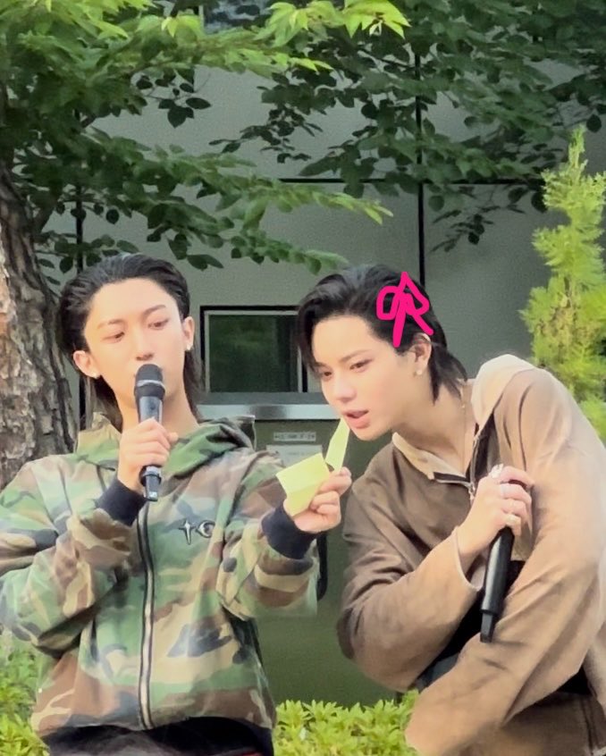 ecxsua's tweet photo. 너무재미잇네??....... https://t.co/kGjsK35zU2