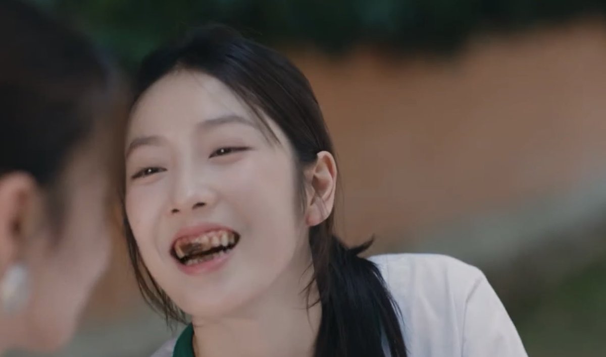 mndukieblinku's tweet photo. #ShadesEP5 #PuyfaiPloy

her precious smile                         the reason https://t.co/bUhtQCcPHt
