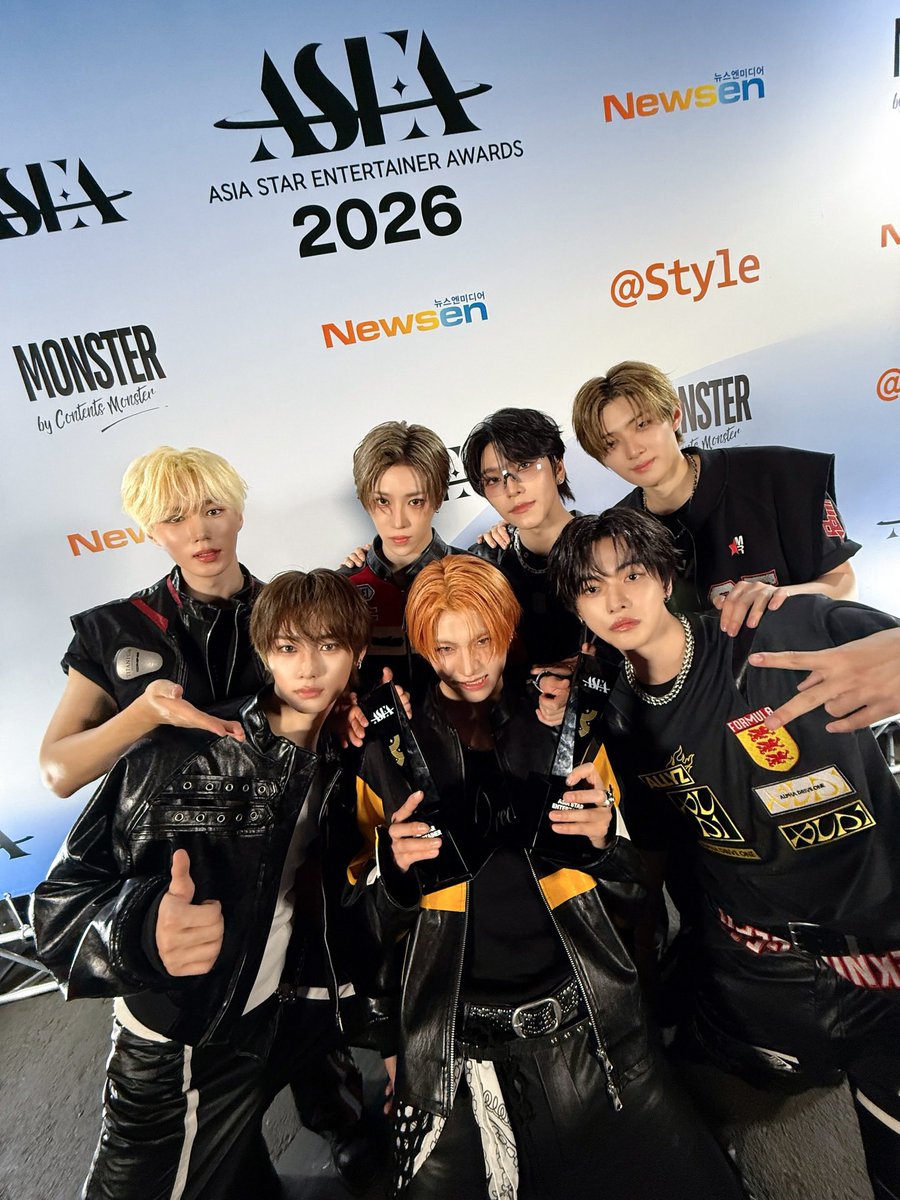 데이 tweet media