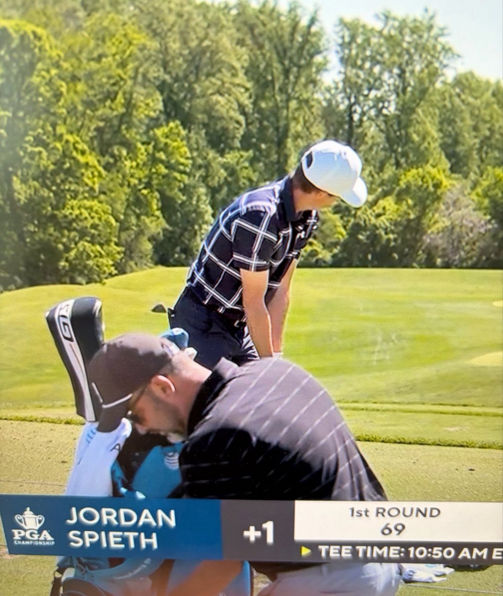 BrendanPorath's tweet photo. Under armor nooooooo https://t.co/LyEkzgaTx0