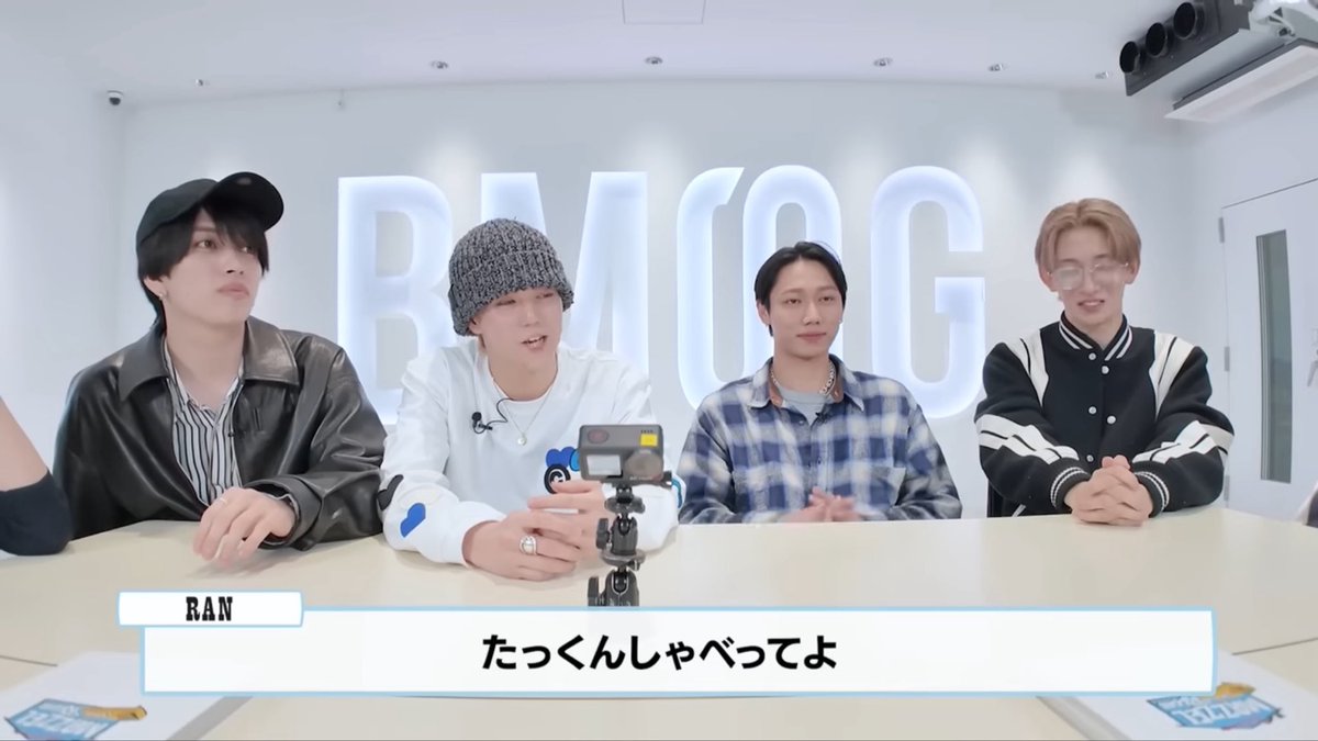 めあ tweet media