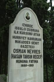coldekutupaysi's tweet photo. Sefil Yunan Ordusu, İngilizler tarafından İzmir'e çıkarıldı... 
UYDURMA BİR TARİH VE SAHTE KAHRAMANA SAHTE MEZAR... 
İzmirli Atatürkçü gazetecilerin uydurduğu "İlk Kurşuncu" Hasan Tahsin (Osman Nevres), Selanik göçmeni bir Sabetayist / Yahudi. 107 yıl önce bugün, 15 Mayıs 1919'da İzmir'de Yunan askeri tarafından öldürüldü. Ama ilk kurşunu o atmadı. Zaten, silahsızdı. Nereye gömüldü, kim gömdü? Bilinmiyor. Temsili mezarı bugün İstanbul'da, Üsküdar'daki Bülbülderesi Sabetayist / Yahudi mezarlığındadır. Bu yalan, Selanik'ten gelen Yahudilerin "Kurtuluş Savaşı'nı biz başlattık" yalanıdır
Yaşar Gören dumuza devam
