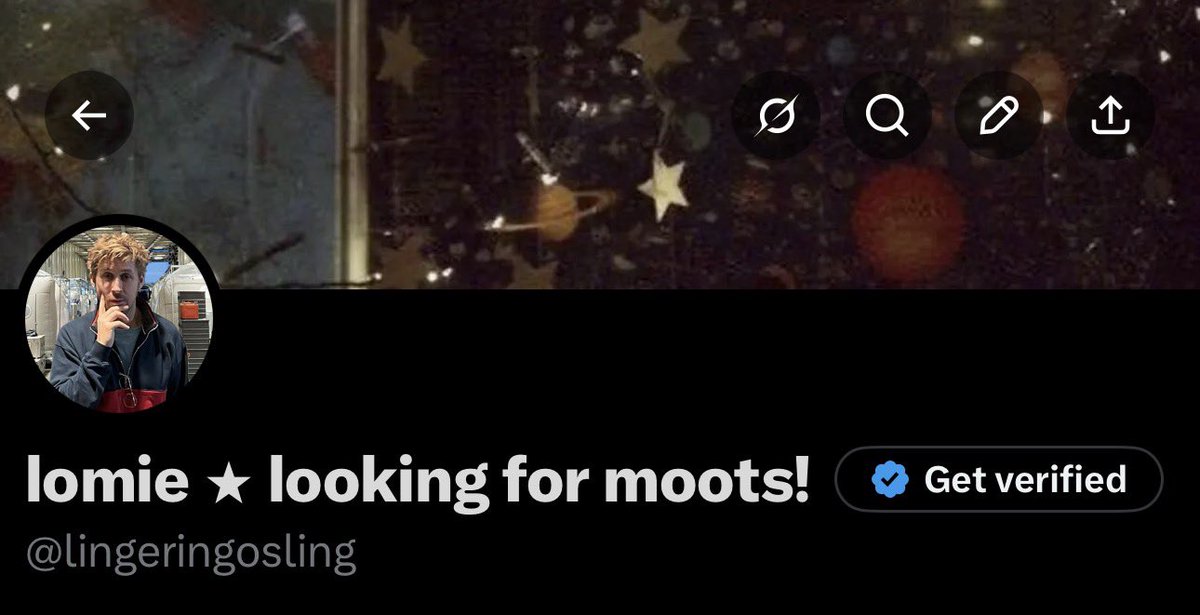 lingeringosling's tweet photo. hi guys layout change pls don’t forget me and yes i’m still looking for moots :p https://t.co/yQ6XdMfeH8