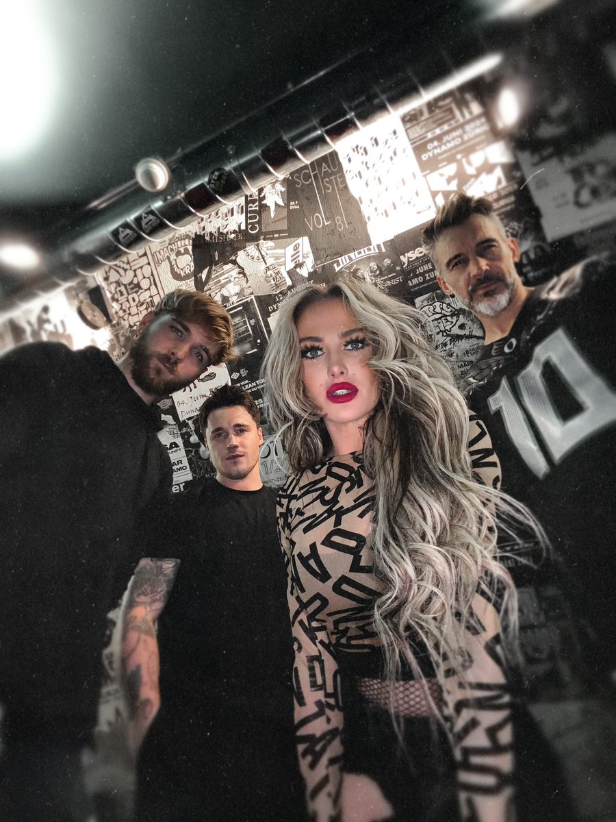 ButcherBabies's tweet photo. Currently pulling this party bus into @SonicTempleFest to cut up some rug at the Altar Stage @ 12pm.
Let’s geaux, heauxs 🍌🤘🔔

Live Photos by @bramdewijngaert_photography https://t.co/Nh2GrAPJzc