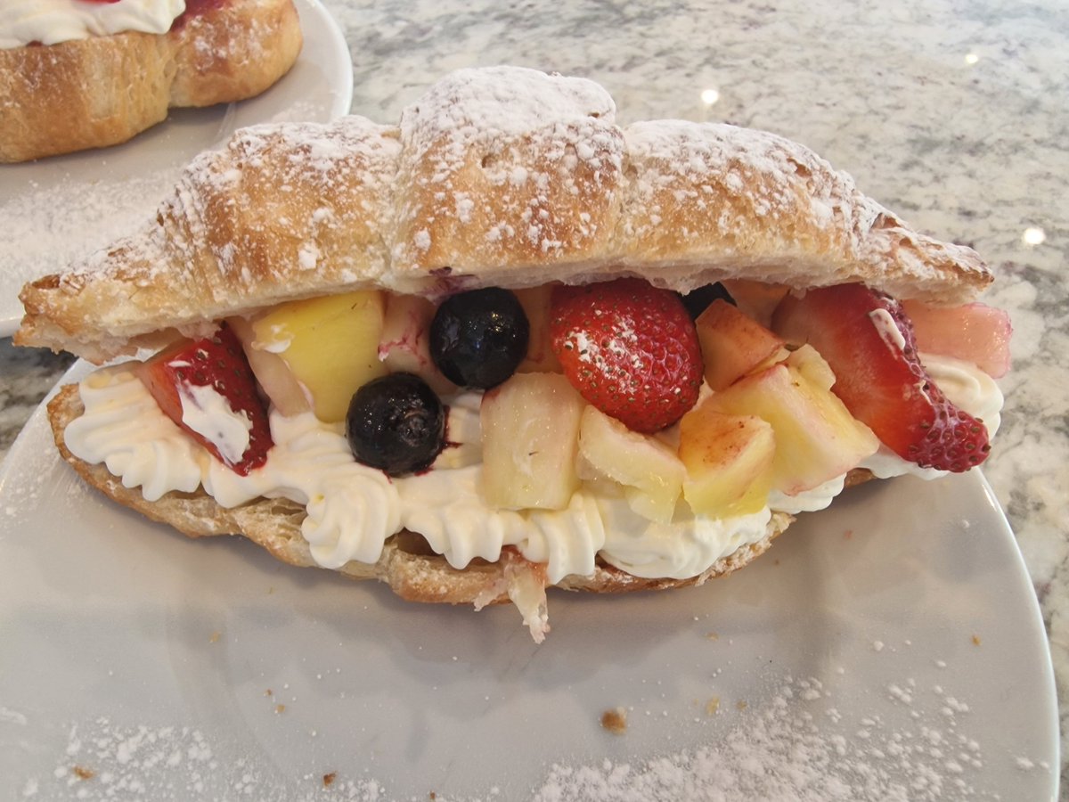 IngletonFalls's tweet photo. ☕🍰🍦Falls Cafe Open Daily 9am-5pm (Closed Tues &amp; Wed) ☕🍰🍦
⭐Homemade butternut squash &amp; sweet potato soup, served with a bread roll &amp; butter.
⭐Homemade cakes &amp; banoffee tarts.
⭐Tropical fruit &amp; fresh cream croissant.
https://t.co/v9yxIERp2M
#ingleton #cafe #yorkshiredales https://t.co/6rib56aQoT