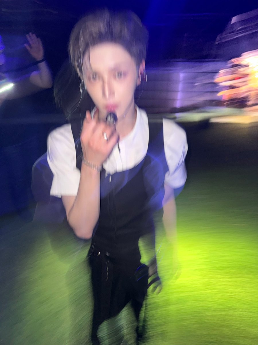 콘이 tweet media