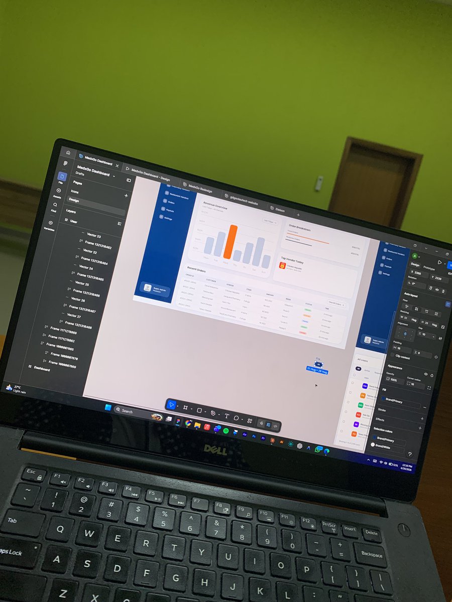 oketadedapo's tweet photo. Been away for a while… still creating though. https://t.co/f6seZirlXX