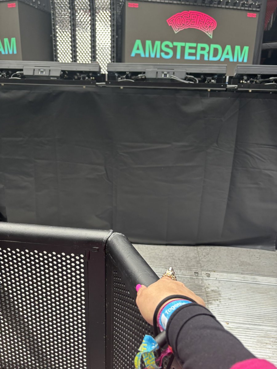 Juliet 🌻 | ON TOUR tweet media