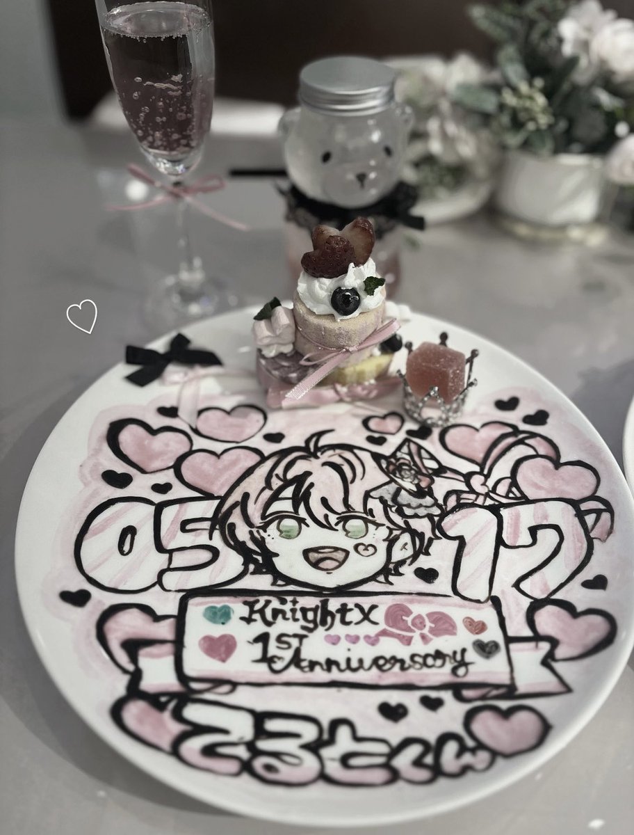 _te3np's tweet photo. 大きな決断をし、新たな道を歩み始めて1年
4人の騎士とAliceが紡ぐ、新たなストーリーへの第一歩
 #騎士X
 #騎士X1周年
 #KnightX一周年
 #てるとくん https://t.co/QJUxBUR5Wv