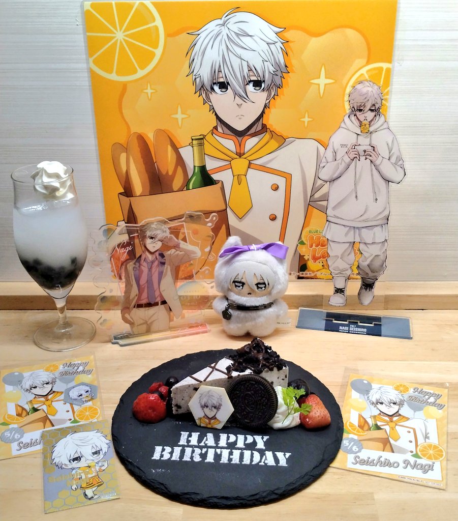deji_moco's tweet photo. 凪席〜〜🥳🥳🥳💕💕
もう1回バースデーするしかなかったww

足りなくて最後にチキンプレート頼んだらすごい熱々だった🥰 https://t.co/4SsZSPjmbu