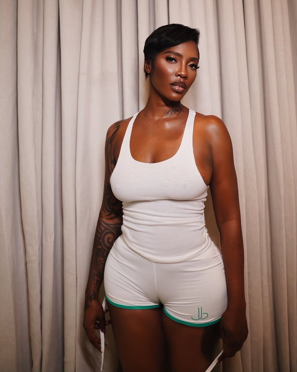 Tiwas_force's tweet photo. #TiwaSavage 🩶 https://t.co/FGlZNi7axB