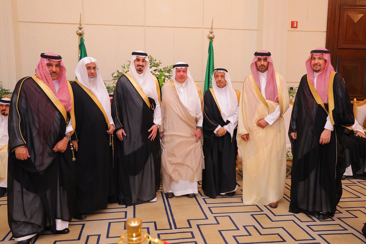 omar_alsaadoun_'s tweet photo. شرفنا صاحب السمو الأمير د.تركي بن سعود بن محمد #ال_سعود رئيس مدينة الملك عبدالعزيز للعلوم والتقنية في حفل زواج تركي بن بدر السعدون
#الاشراف 
#ال_سعدون https://t.co/WJ9haqI4Oy