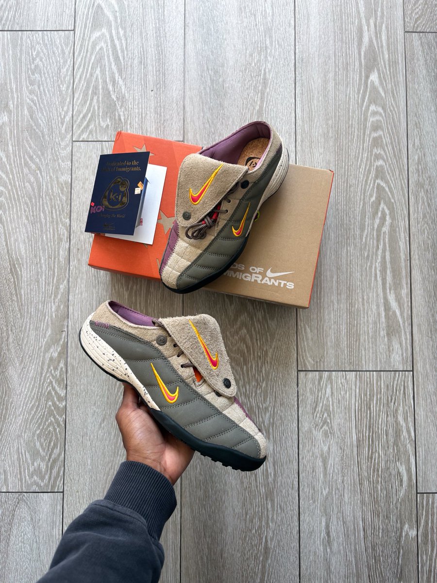 DREWINCOLOR's tweet photo. Nike fam blessed early <3 https://t.co/kCTit6N7do