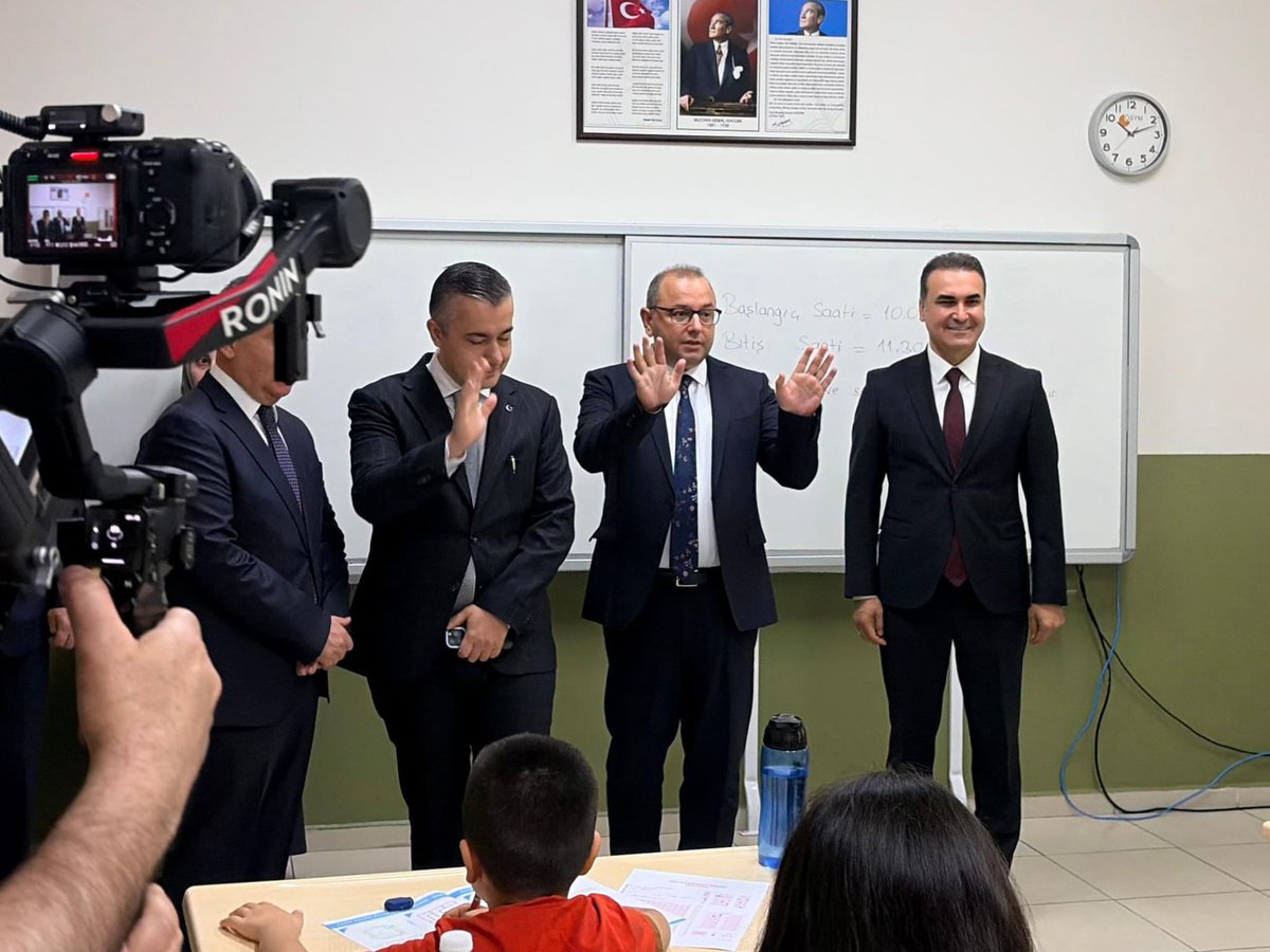 TayfunOzyolcu's tweet photo. Valiliğimizin himayesinde Tüm Akıl ve Zekâ Oyunları Federasyonu tarafından organize edilen Kağıt Kalem Oyunları Turnuvası Finalleri, ilçemizde yoğun katılımla gerçekleştirildi.📝
Esenyurt Recep Tayyip Erdoğan Anadolu İmam Hatip lisemizde final programına katılan İstanbul Valimiz Sayın Davut Gül, müsabakaya giren öğrencilerimize başarılar diledi.
@Yusuf__Tekin @MucahitYentur