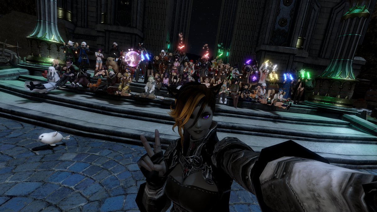 RaylaVoltViper's tweet photo. Tyago photobombed the Au Ra meetup at the #FFXIVBigHike...

#gpose #gposers https://t.co/0tiQz3qNJe