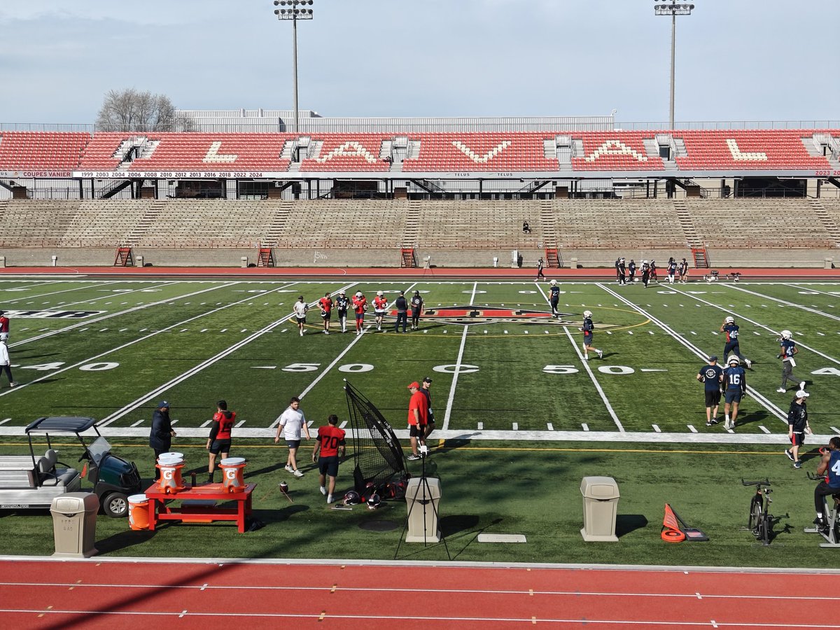 AlouettesFLDeck's tweet photo. Here live at @MTLAlouettes Training Camp!
#Alouettes #CFL #LCF #CFLTC https://t.co/snakKxzIXB