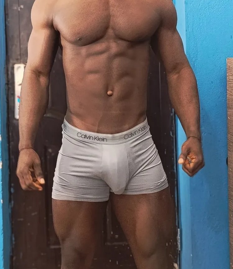 Adonis_160's tweet photo. @pammyamzz Gym too https://t.co/i975ccRHvD
