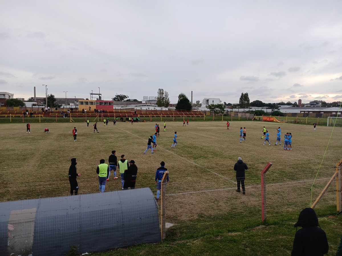 rochafutbolclub's tweet photo. 𝗙𝗶𝗻𝗮𝗹 𝗱𝗲𝗹 𝗣𝗮𝗿𝘁𝗶𝗱𝗼 ⏱️
Victoria en el Obdulio Varela 🏟
Alto Perú 0-1 Rocha
⚽️ Diego Rodríguez

#CelesteDelEste 🩵
#LosDeLaVaca 🐄 https://t.co/brh5mgJaZu