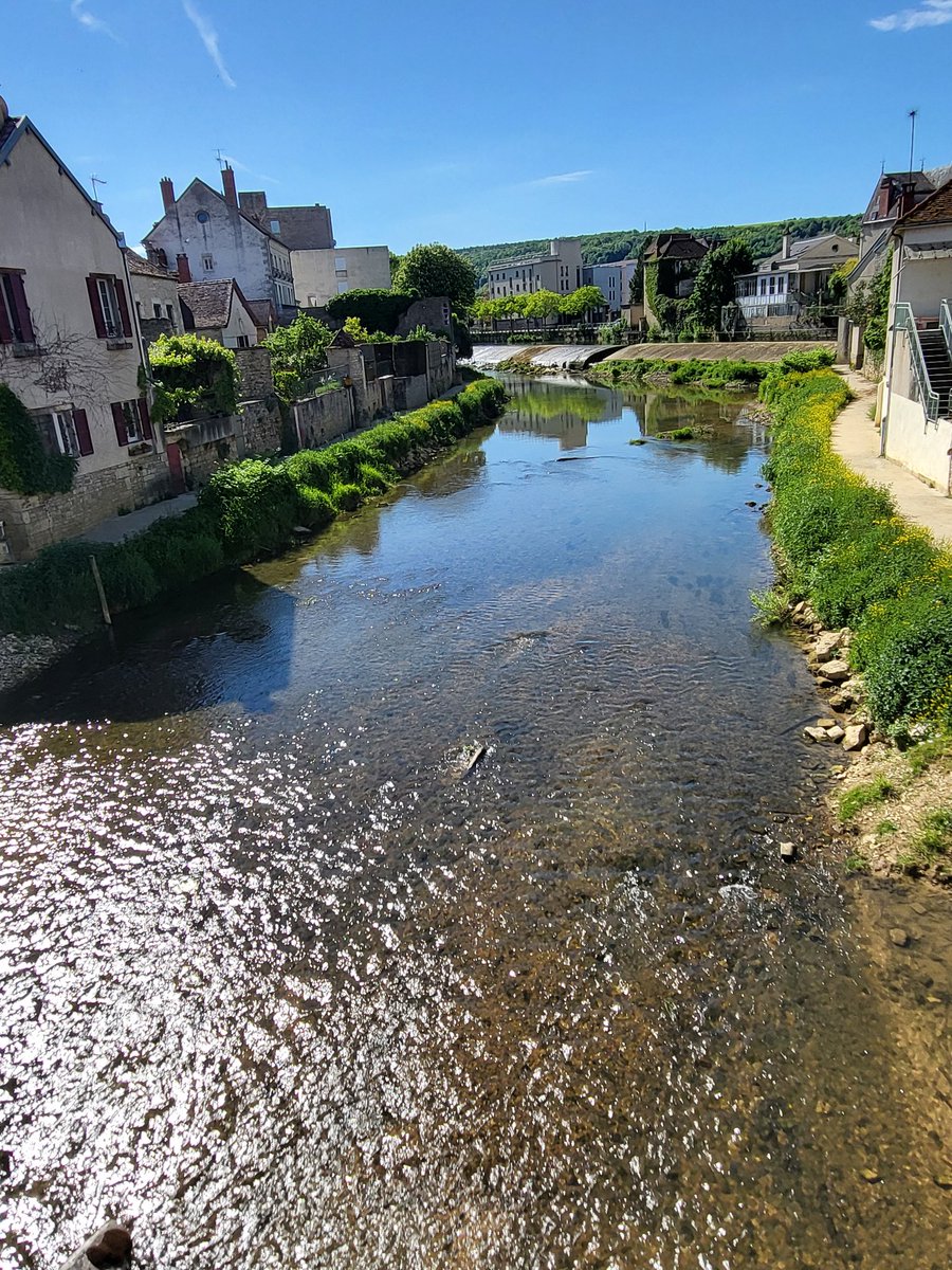 Atwittalheure's tweet photo. Découverte de la  côte d'or ( région Bourgogne)  le temps d'un w.e mariage la semaine dernière. ☀️ Très belle région , à continuer à découvrir une prochaine fois ! https://t.co/L5gzRHOBYt