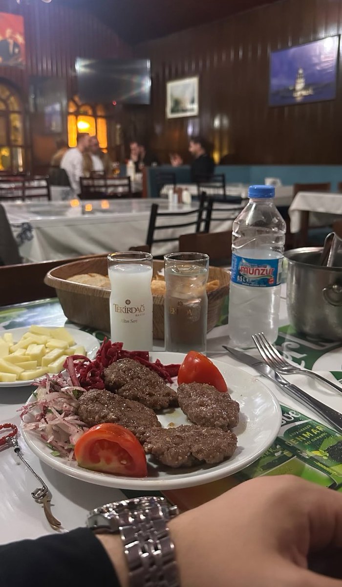 Mertt_Metee's tweet photo. Birazda böyle.. https://t.co/zONsvnqyiO