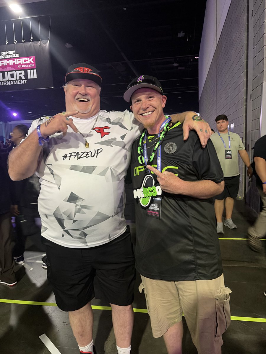 Piezzy87's tweet photo. Got to meet the legend @gamn4life Faze Up hope we see you Sunday in grand finals! https://t.co/YumNCcmr8Q
