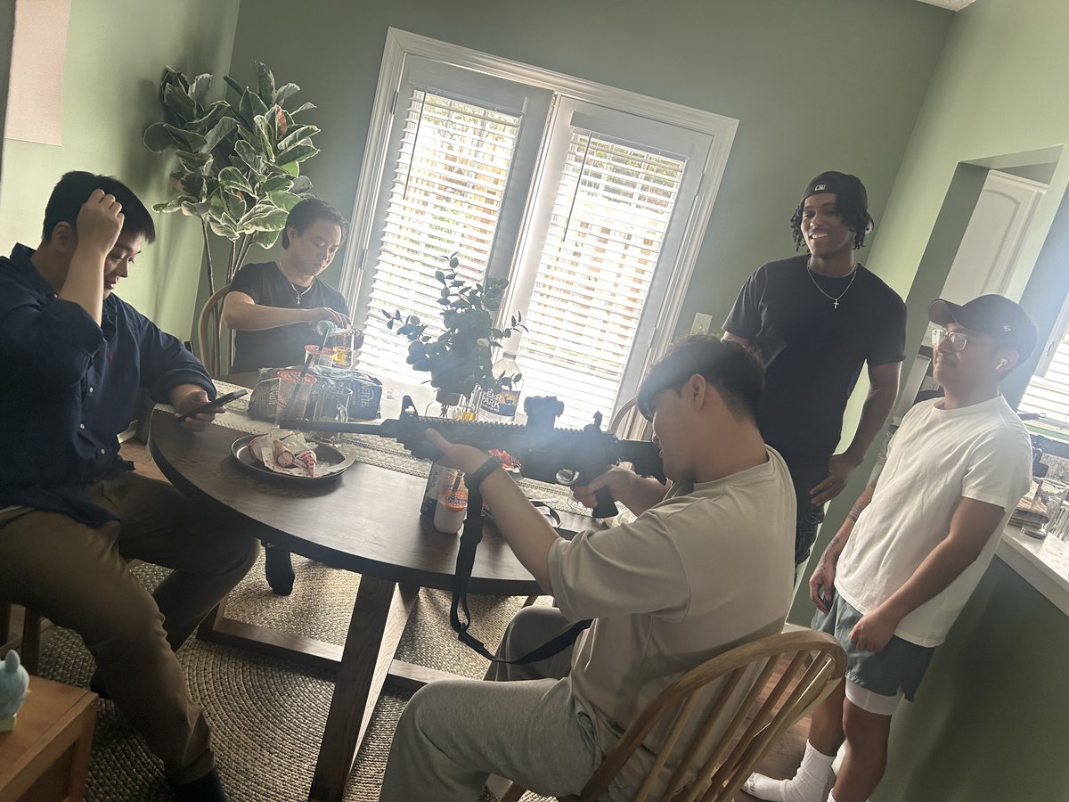 4o4FinalBoss's tweet photo. Dreamhack cookout with the boys on https://t.co/pCLQq0hVWZ 

@tk_anakin @Rest48148921 @TN_Trungy @TToties @iam_amare https://t.co/7UzqXrevTt