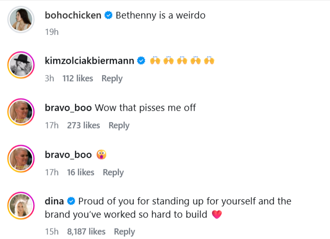 BrightlyAgain's tweet photo. 𝗯𝗼𝗵𝗼𝗰𝗵𝗶𝗰𝗸𝗲𝗻: Bethenny is a weirdo #bethennyfrankle #nou #shoes
https://t.co/Lzq6A1oDqR https://t.co/KnPUqAbjvI