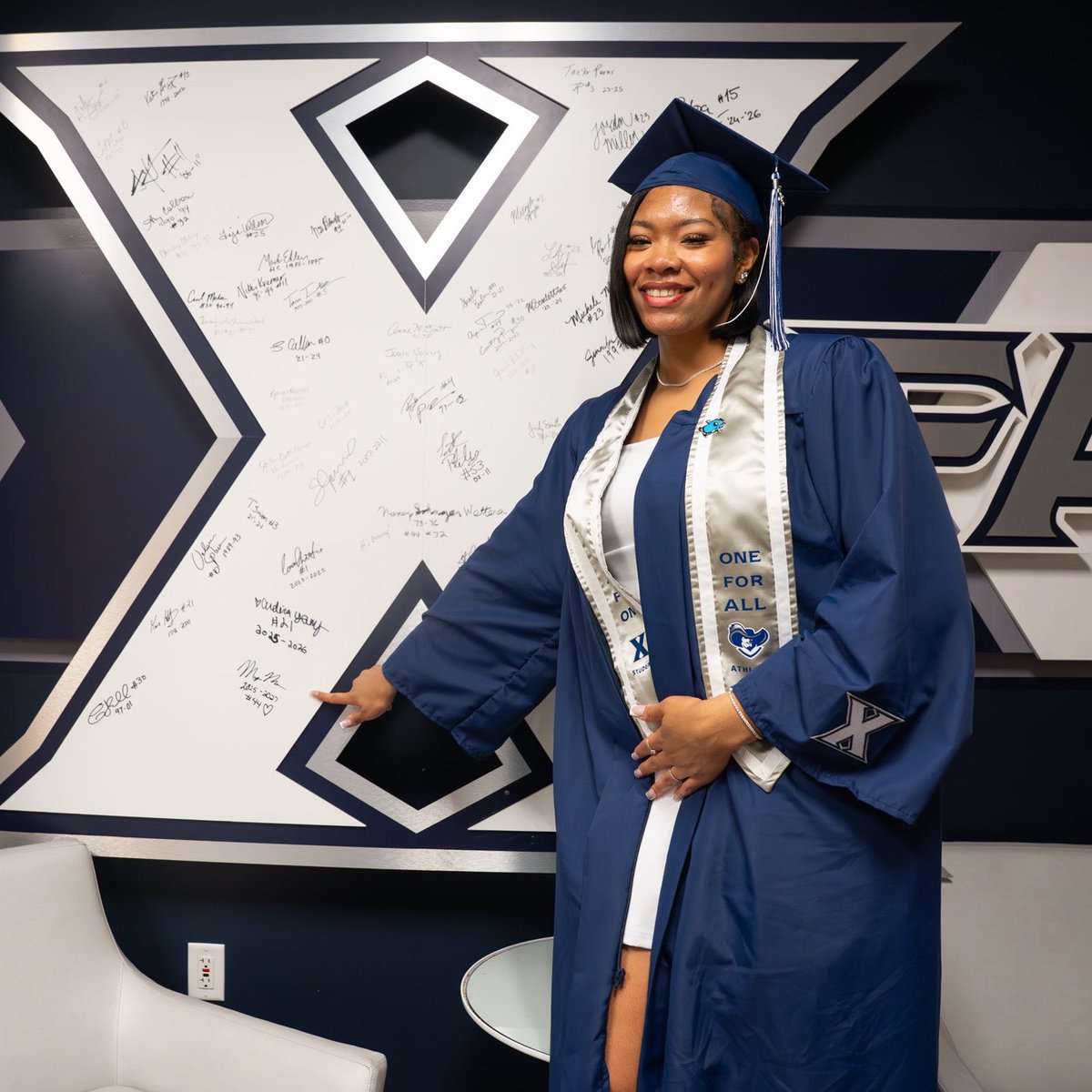 XavierWBB's tweet photo. Signing Off✍️🎓‼️
#mindonMARCH | #LetsGoX https://t.co/3uXsZ423rm