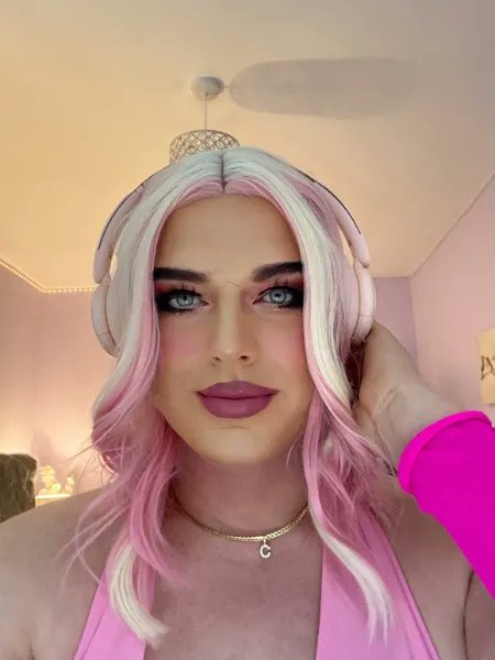 Charlotte X 🎀 tweet media