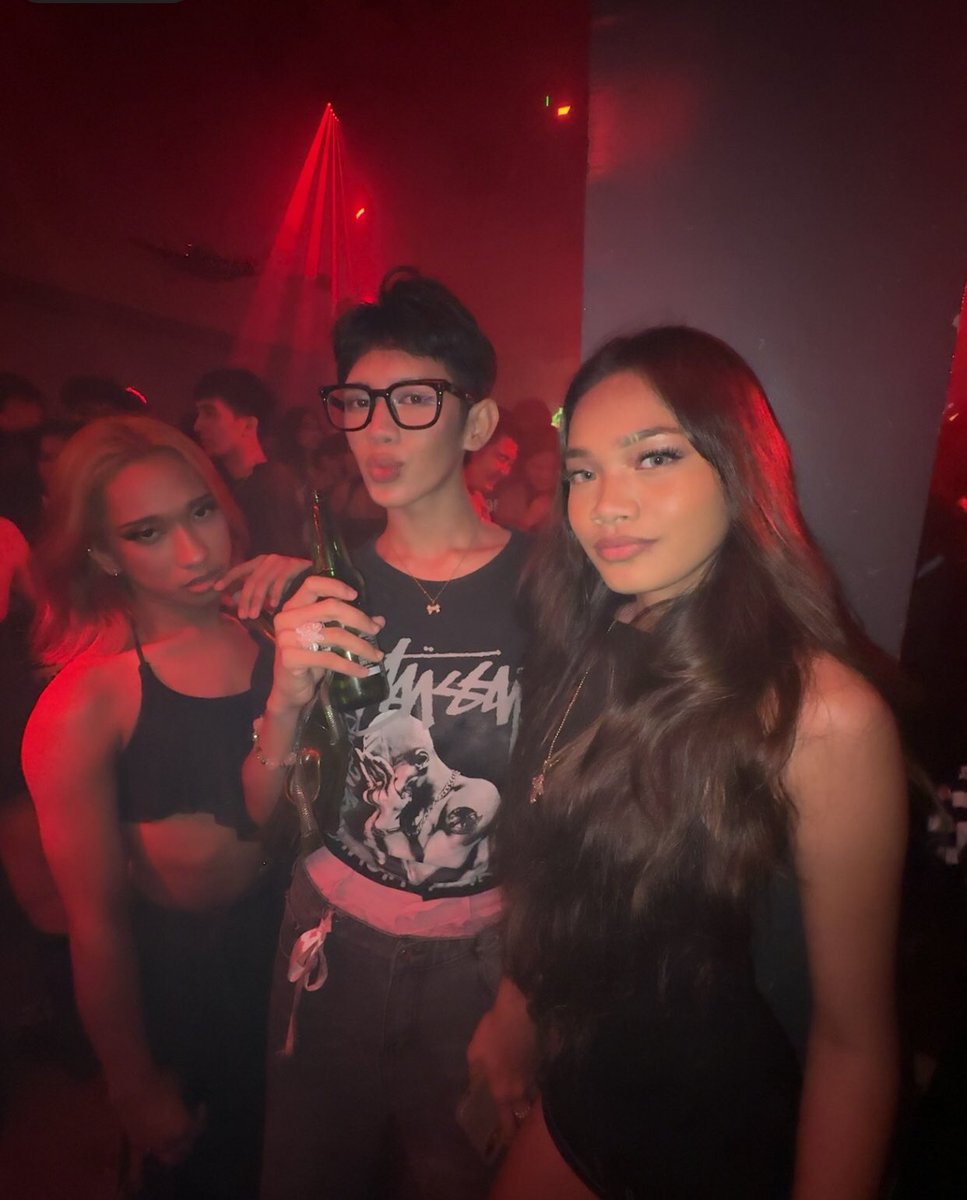 zoieahlexa's tweet photo. the gaes r out again! finally after almost a year https://t.co/hwOx7V4zOU