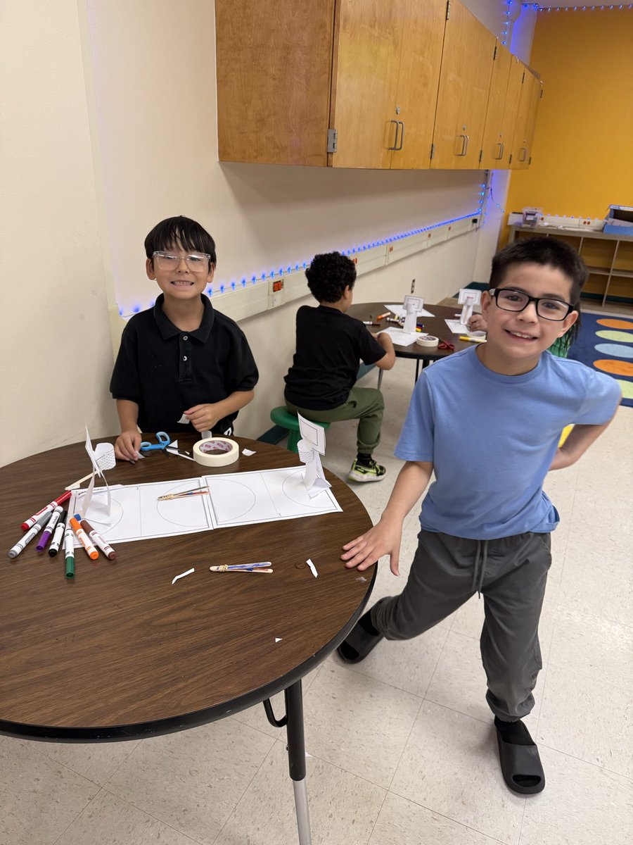 Michelle_STEM's tweet photo. We have a fun Spurs theme lesson in STEM this week!! https://t.co/LMRgaTsUW8