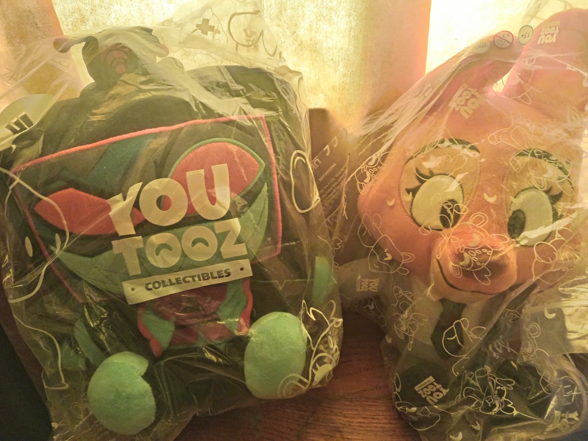 MoonNoreay's tweet photo. https://t.co/F7mVAzHTXp
Después de casi 6 MESES finalmente llegaron mis peluches de YouTooz, son más grande que uno de makeship y la verdad están bien bonitos.
ᅠ https://t.co/regr6JPeM0