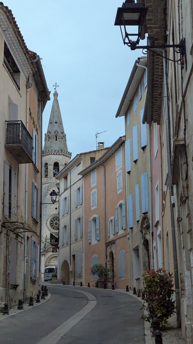 rom_gail's tweet photo. Visite dans le village de Saint-Saturnin-lès-Apt situer dans le département du Vaucluse.
#Weekend #Vaucluse #GoodVibes #Balade #Nature #Village #Paca #Luberon https://t.co/YRdPODx6K6