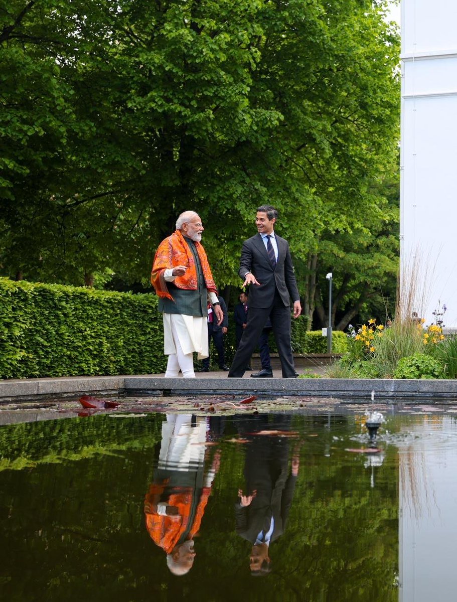 Narendra Modi tweet media
