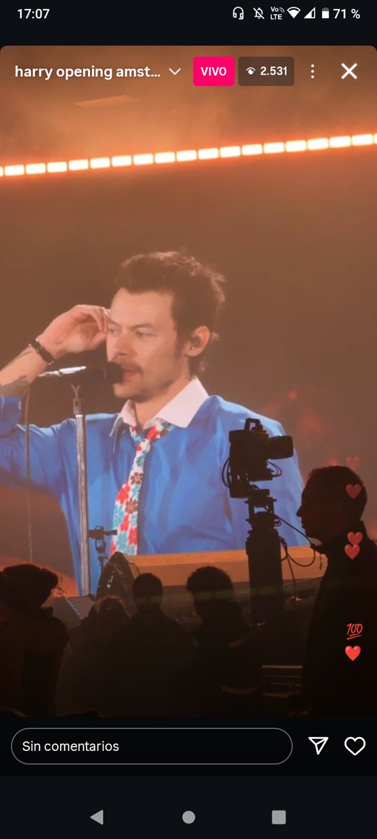 nhzllxtheshow's tweet photo. harry hablando  al público #togetherinamsterdam https://t.co/eCWmntFpxI