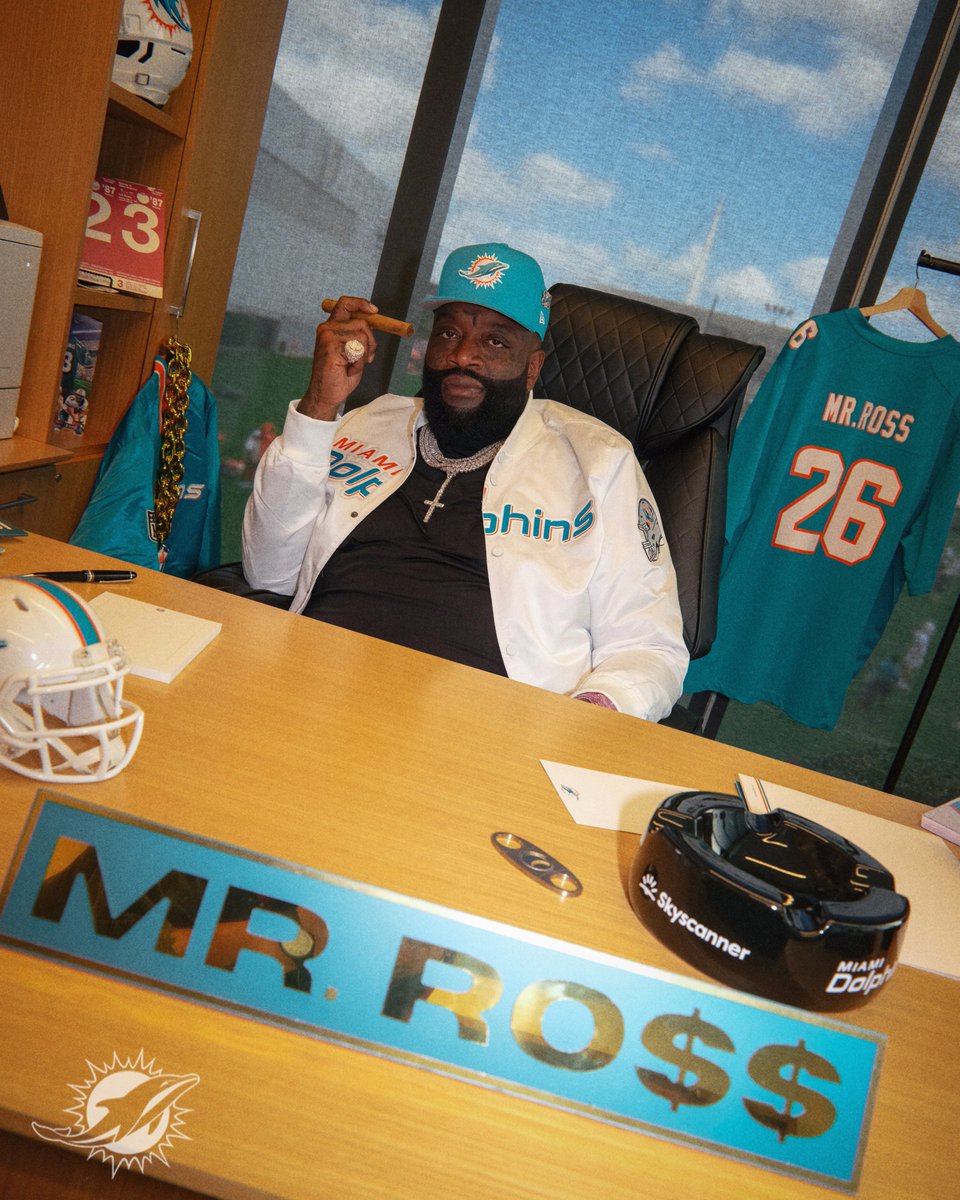 MiamiDolphins's tweet photo. BTS with the boss 🎞️ https://t.co/7t404aQ0kN