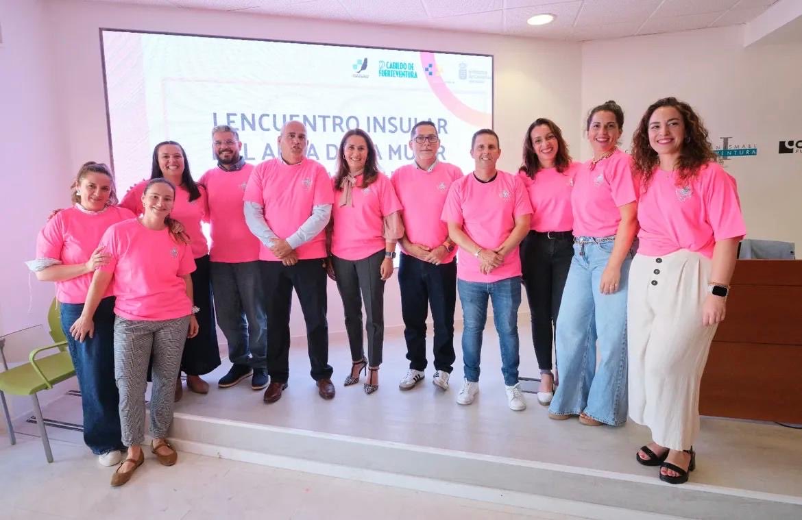 AlejandroJorgeM's tweet photo. Ayer tuve el privilegio de asistir al I Encuentro Insular del Aula Saludable de la Mujer 💜✨

Una jornada preciosa, llena de emociones, aprendizaje y momentos que dejan huella 🌸🤝
Fue una grata sorpresa compartir este espacio con mujeres inspiradoras. https://t.co/abAEqB1RGM