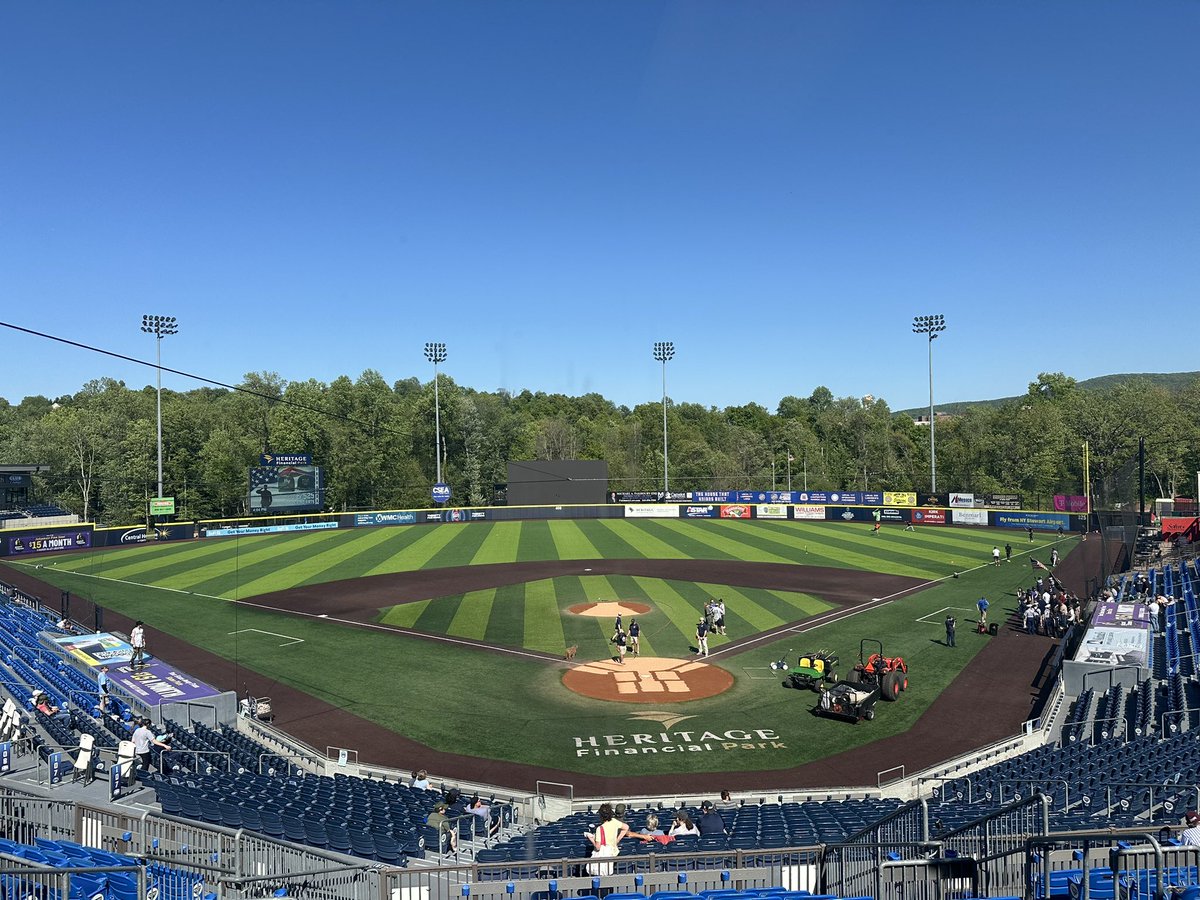 desantis72_kyle's tweet photo. Second Try as a Stringer!

The @HVRenegades look for their first win of the series against the @FrederickKeys on Military Appreciation Night at Heritage Financial Park.

@JoeVasilePBP and @grahamtnash have the call on the Renegades Baseball Network at 5:05 PM. https://t.co/kb56ITlnkY
