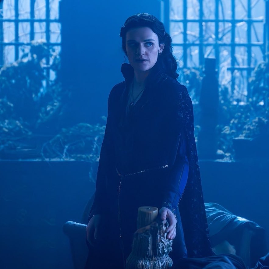 aemonds_scar's tweet photo. they’re so vampire coded I’m obsessed https://t.co/XwKob2EyZx
