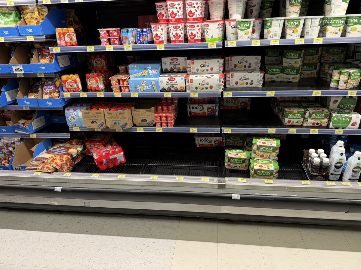 willworth7's tweet photo. @WalmartCanada wanted to tell you how the Lansdowne Peterborough @WalmartCanada what’s three employees standing here talking but shelves are pretty empty. When you ask for someone they just look at you and say they have it and leave it at the at. https://t.co/Exx40ltVUI